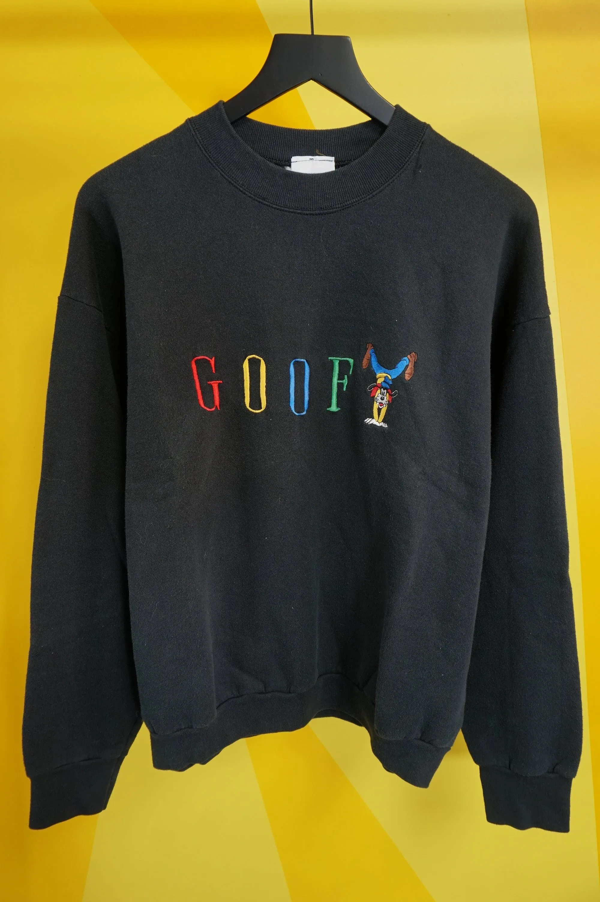 (L/XL) Vtg Embroidered Goofy Crewneck