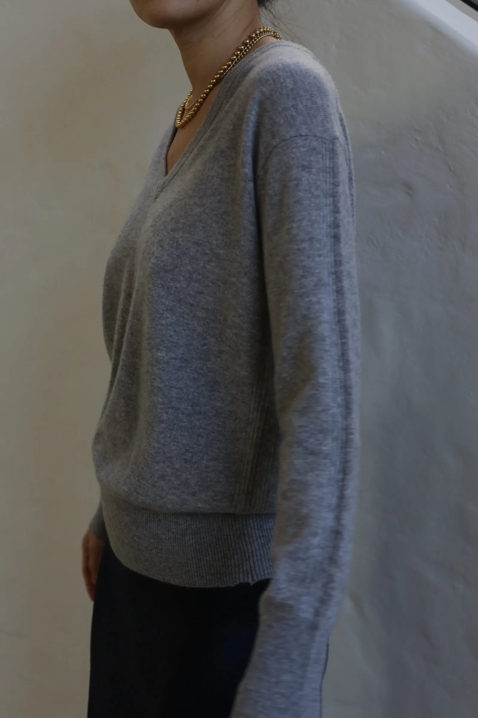 V-Neck Cashmere Sweater | Grey